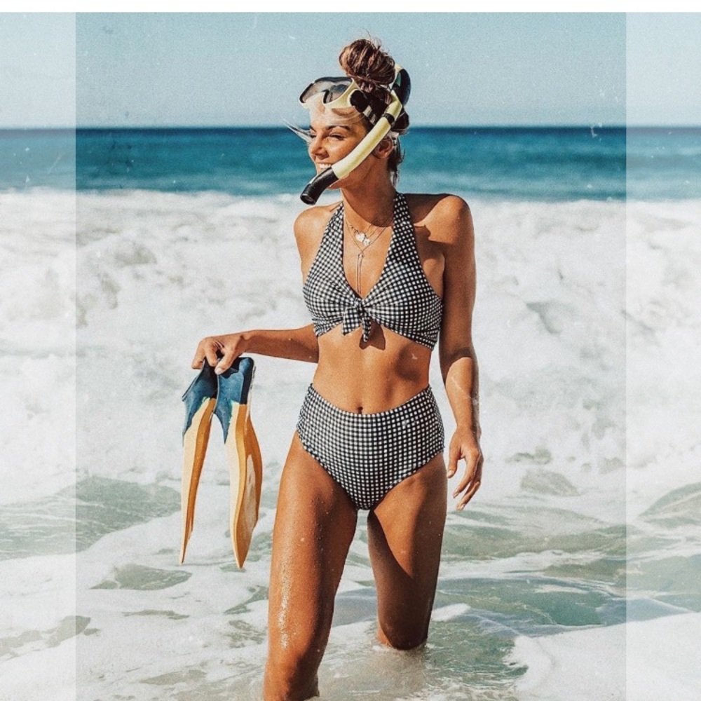 NWT Albion Fit Medium Swim Top Knot Check